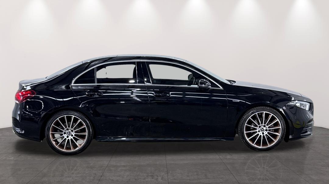 2019 Mercedes-benz A200 A200, Automatic, 43519 km, Right Side View