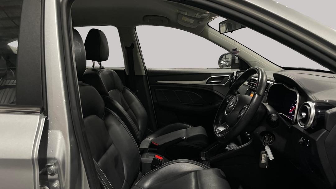 2023 MG ZS Excite, Automatic, 41504 km, Right Side Front Door Cabin View