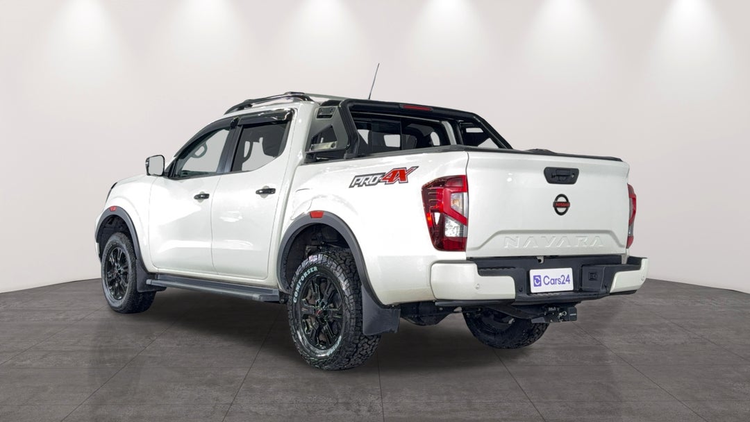 Left Back Diagonal (45- Degree) View