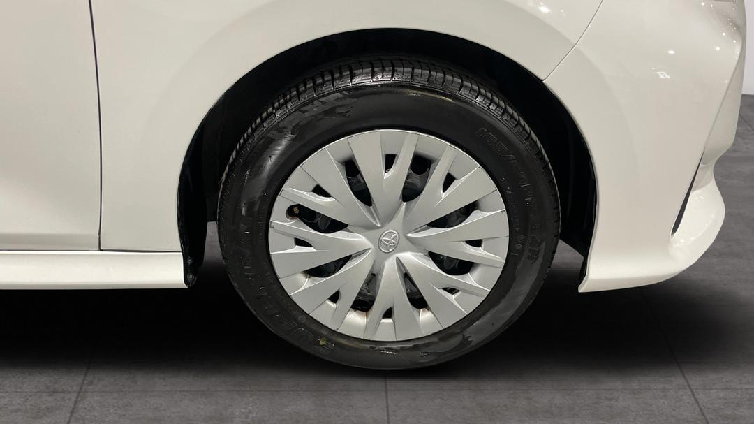 2023 Toyota Yaris Ascent Sport, Automatic, 48597 km, Right Front Wheel