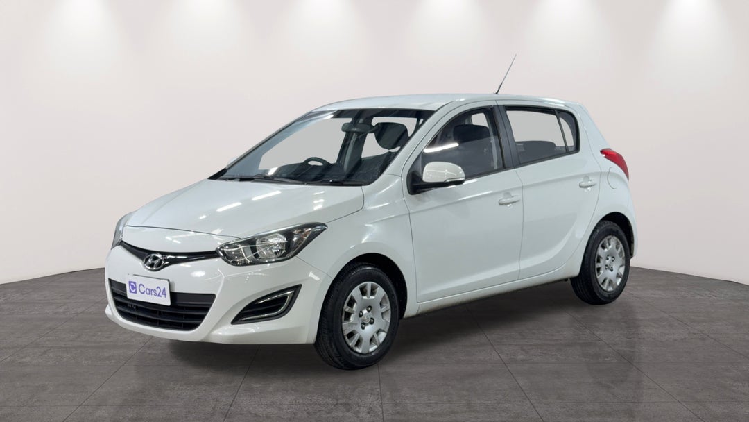 2015 Hyundai I20 Active, Automatic, 115762 km, Left Front Diagonal (45- Degree) View