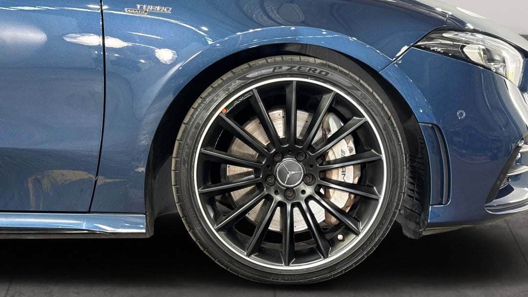 2019 Mercedes-amg A35 4matic, Automatic, 40191 km, Right Front Wheel