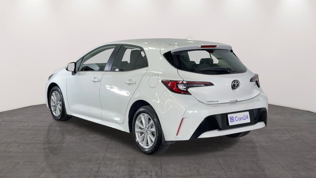 Left Back Diagonal (45- Degree) View