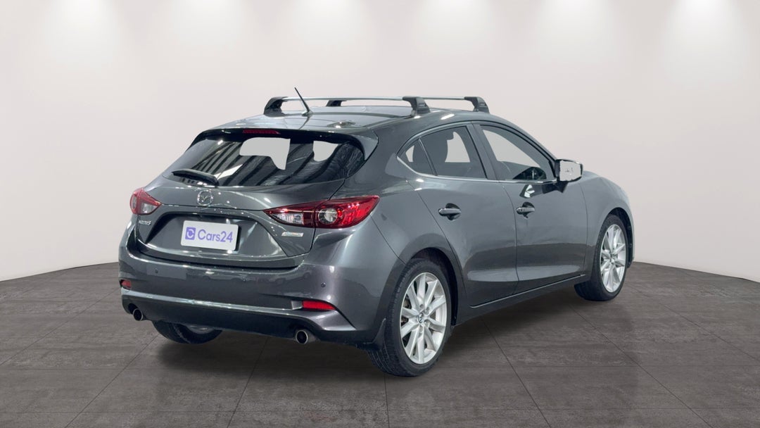 Right Back Diagonal (45- Degree) View