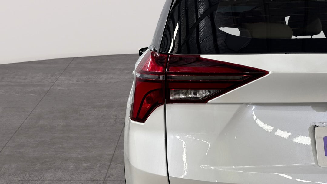 2024 Mahindra Xuv700 Ax7l, Automatic, 8513 km, Badge (Boot Left Side)