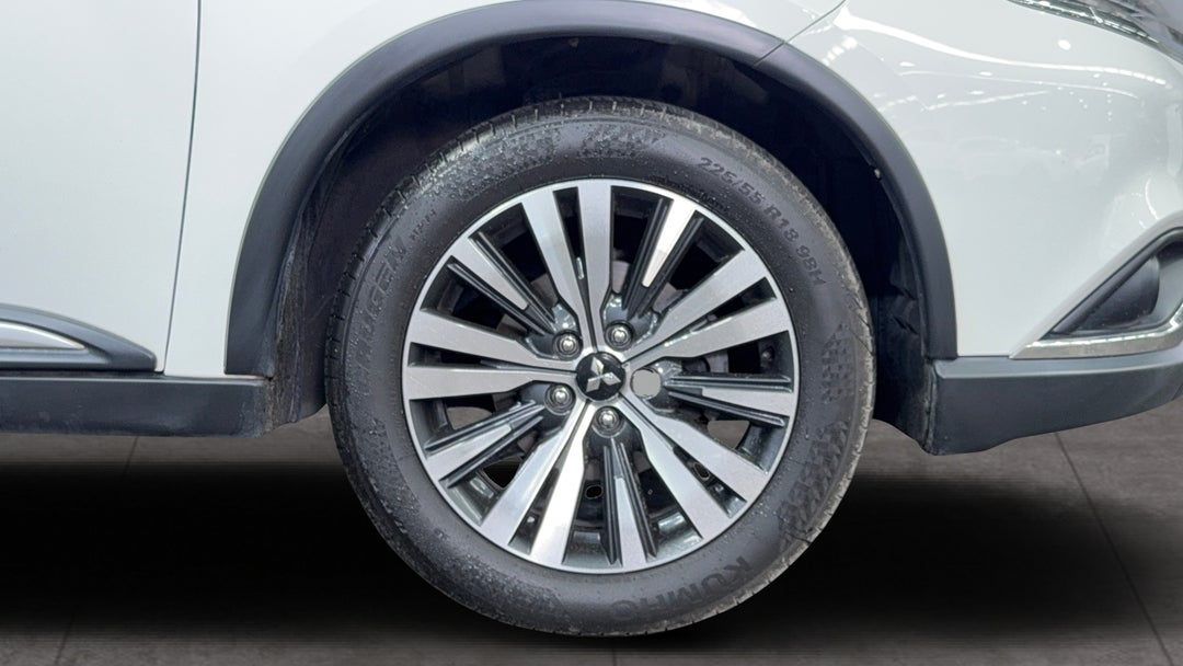 2019 Mitsubishi Outlander Ls 7 Seat (AWD), Automatic, 102224 km, Right Front Wheel