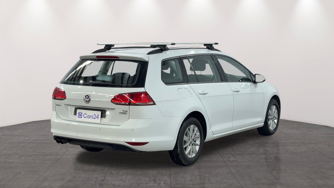 Right Back Diagonal (45- Degree) View