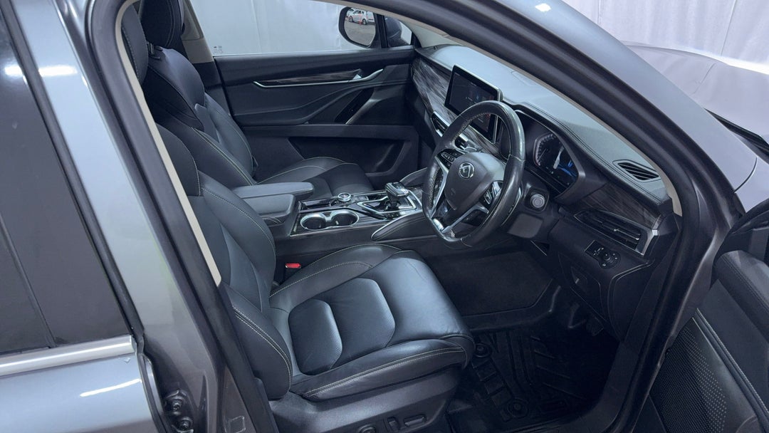 2021 LDV D90 Executive (4WD) D20, Automatic, 53966 km, Right Side Front Door Cabin View