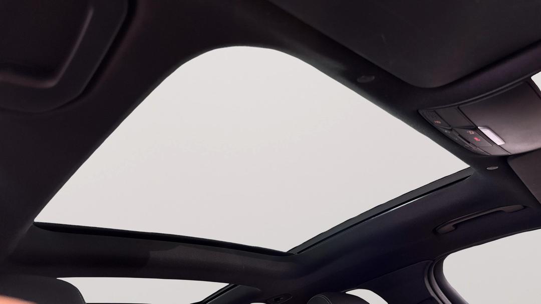 2021 Mercedes-benz GLC 200, Automatic, 46449 km, Interior Sunroof/Moonroof