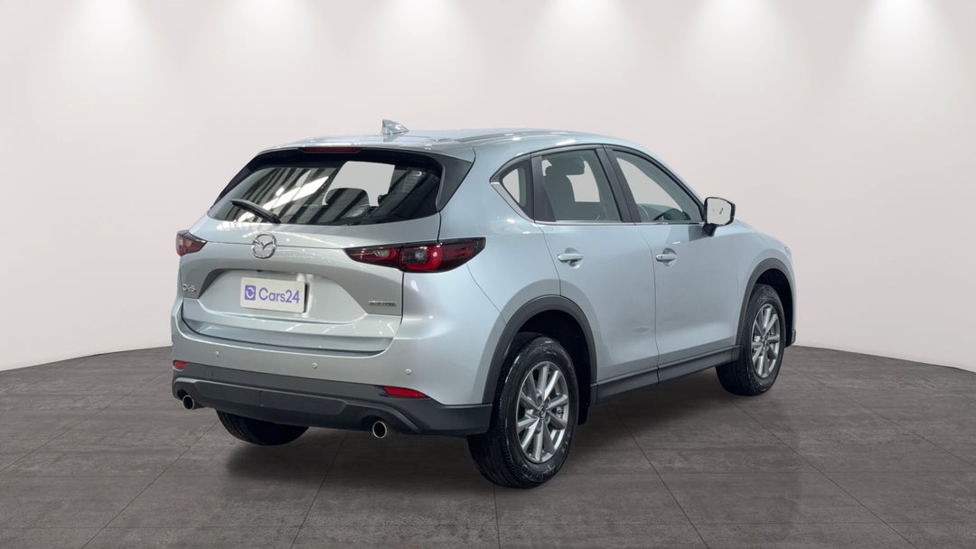 Right Back Diagonal (45- Degree) View