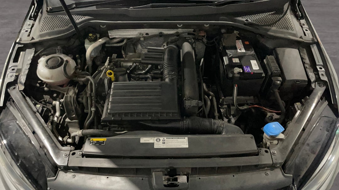 2018 Volkswagen Golf 110 Tsi Trendline, Automatic, 103584 km, Open Bonnet (Engine)