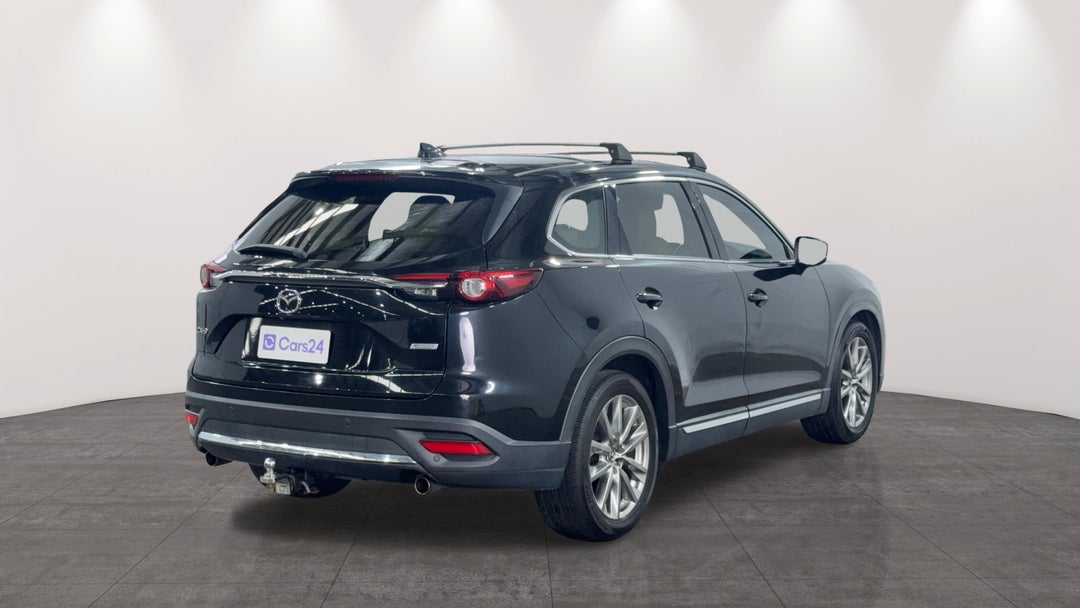 Right Back Diagonal (45- Degree) View