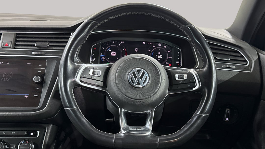 2019 Volkswagen Tiguan 132 Tsi R-line Edition, Automatic, 63435 km, Steering Wheel Close-up