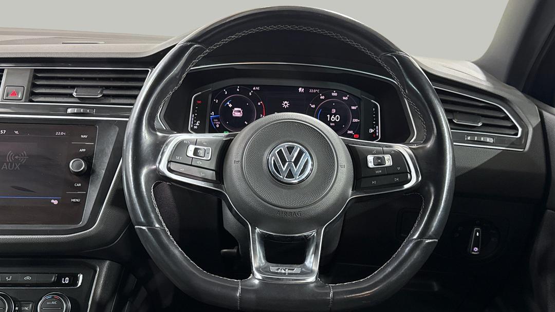 2019 Volkswagen Tiguan 132 Tsi R-line Edition, Automatic, 63435 km, Steering Wheel Close-up