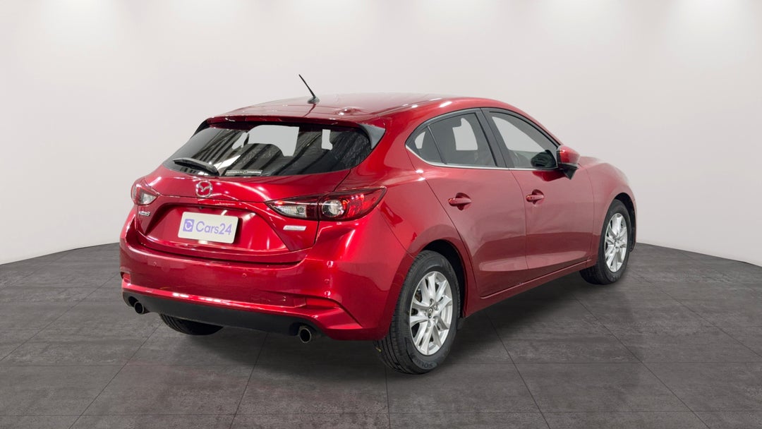 Right Back Diagonal (45- Degree) View