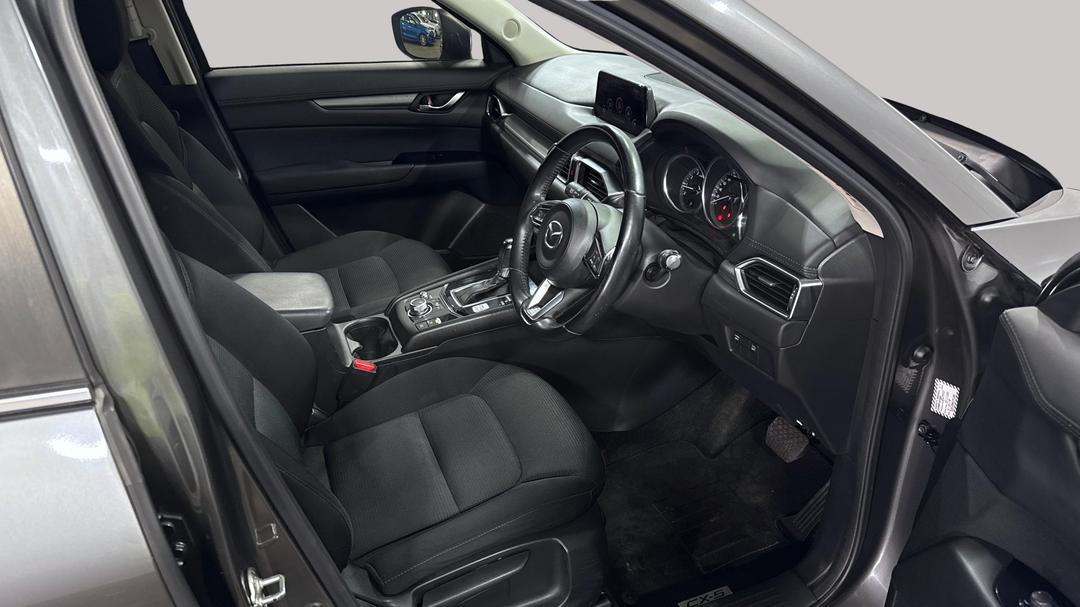 2018 Mazda CX-5 Maxx Sport (4x4), Automatic, 96625 km, Right Side Front Door Cabin View