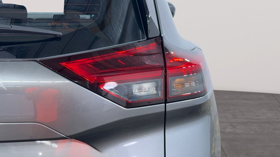 Badge (Boot Right Side)