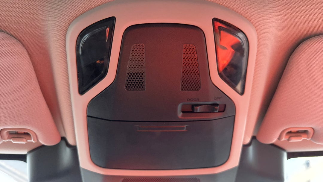 On-Roof Controls/Sunglass holder