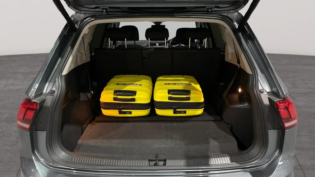 2018 Volkswagen Tiguan 110 Tdi Comfortline, Automatic, 85903 km, Boot Inside View with Luggage