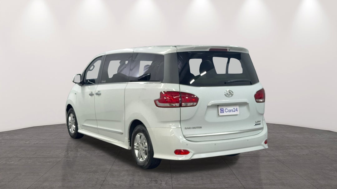 Left Back Diagonal (45- Degree) View