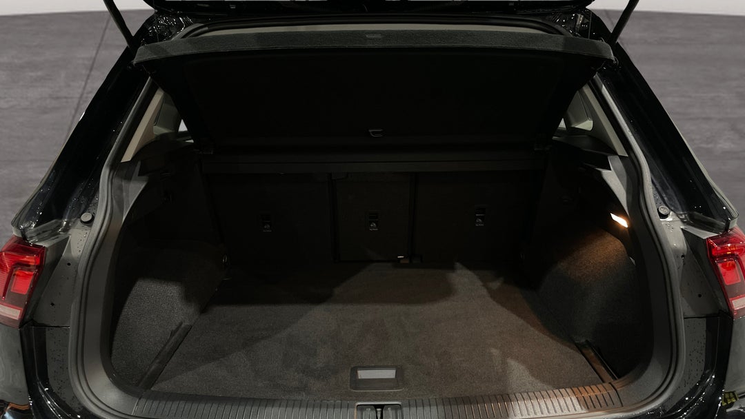 2020 Volkswagen Tiguan 110 Tsi Trendline, Automatic, 77266 km, Boot Inside View
