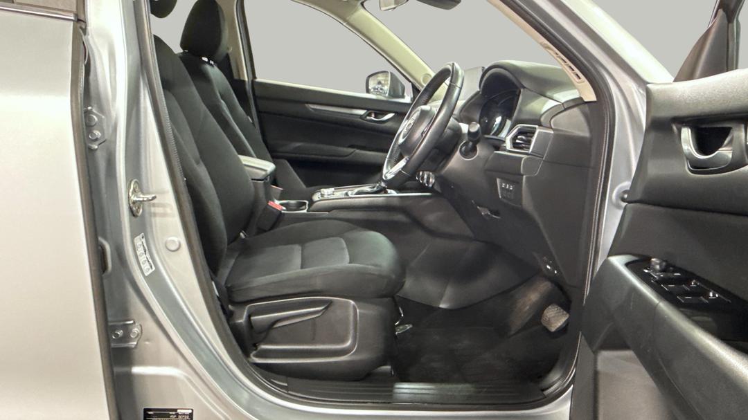 2023 Mazda CX-5 G20 Maxx (FWD), Automatic, 68399 km, Right Side Front Door Cabin View