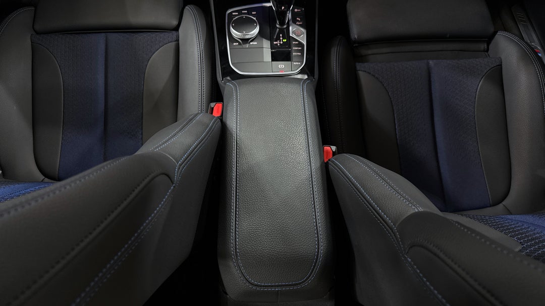 2023 BMW 1 18i M Sport, Automatic, 22449 km, Center Console