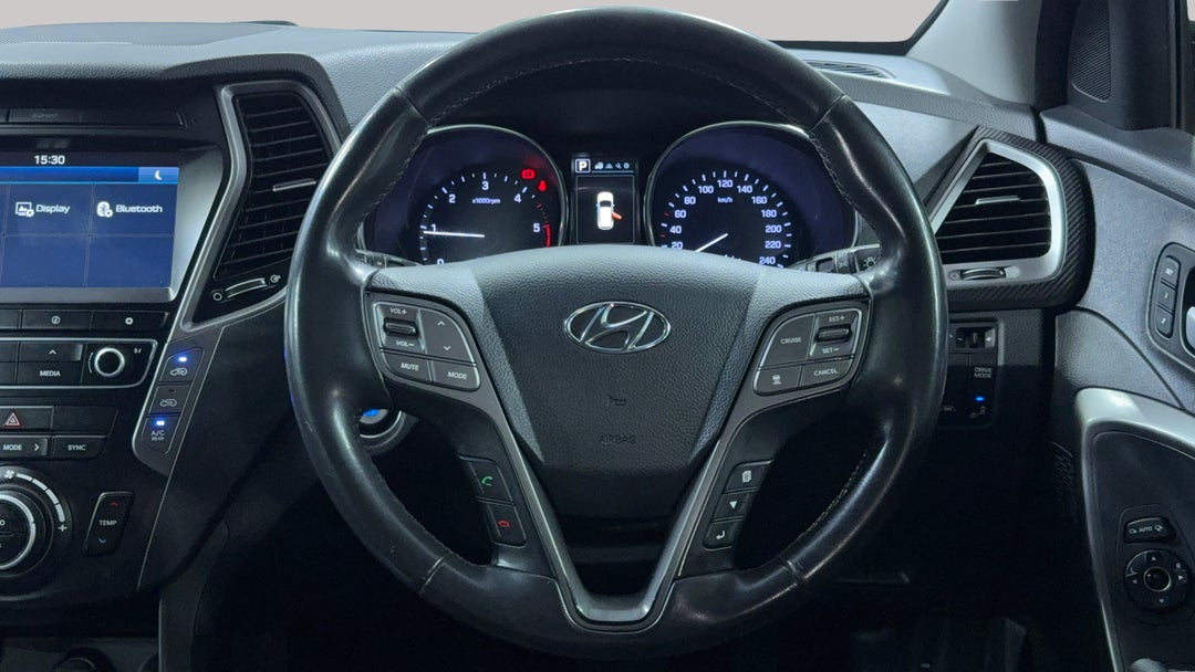 2015 Hyundai Santa Fe Highlander Crdi (4x4), Automatic, 133393 km, Steering Wheel Close-up