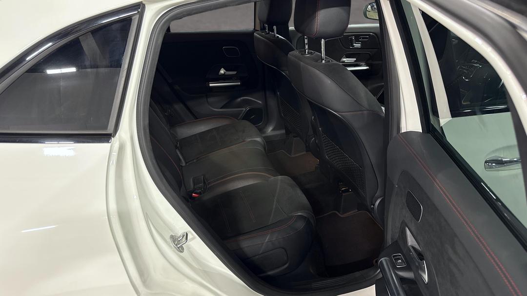 2020 Mercedes-benz GLA 200, Automatic, 72379 km, Right Side Rear Door Cabin View