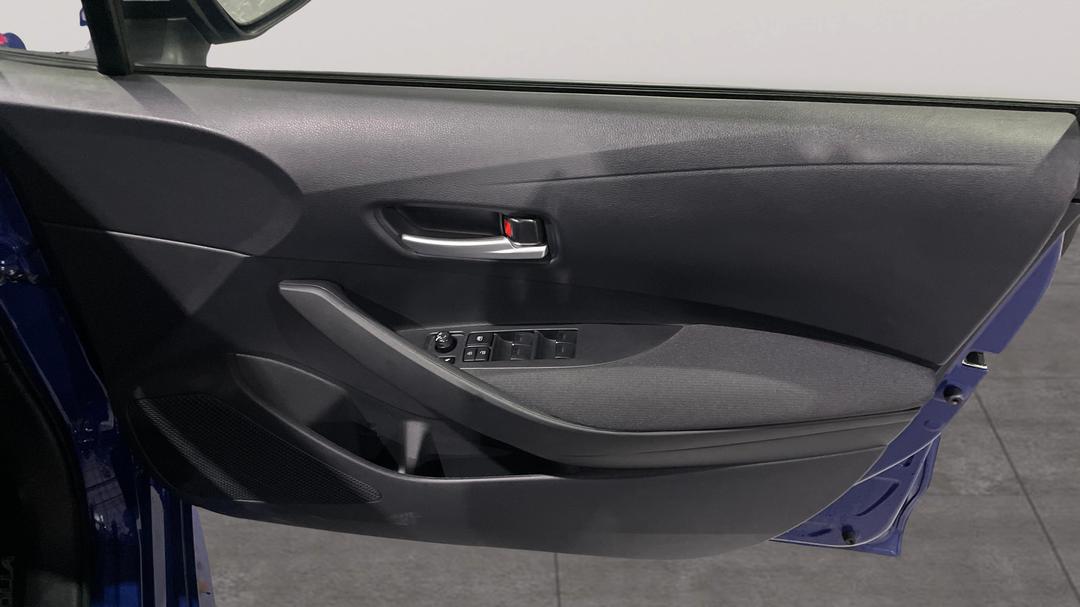 2025 Toyota Corolla Sx Hybrid, Automatic, 11254 km, Speaker View