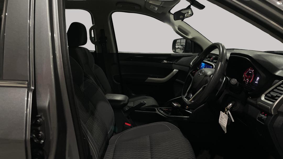 2022 LDV T60 Max Pro (4x4), Automatic, 63935 km, Right Side Front Door Cabin View