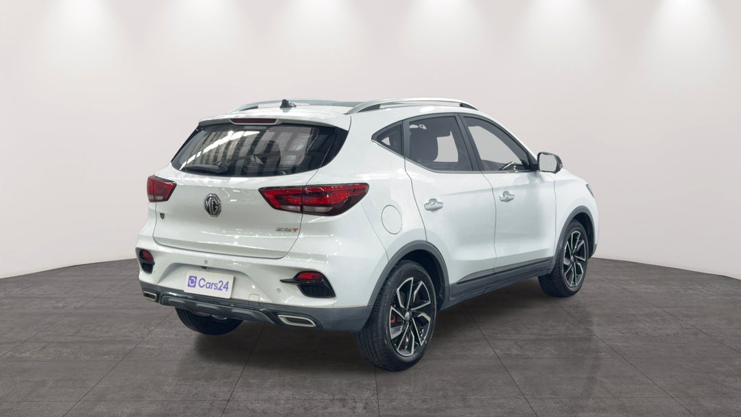 Right Back Diagonal (45- Degree) View