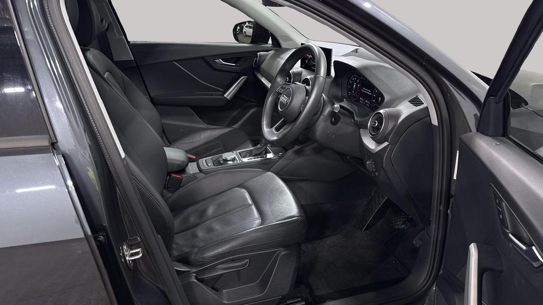 2021 Audi Q2 35 Tfsi, Automatic, 18417 km, Right Side Front Door Cabin View