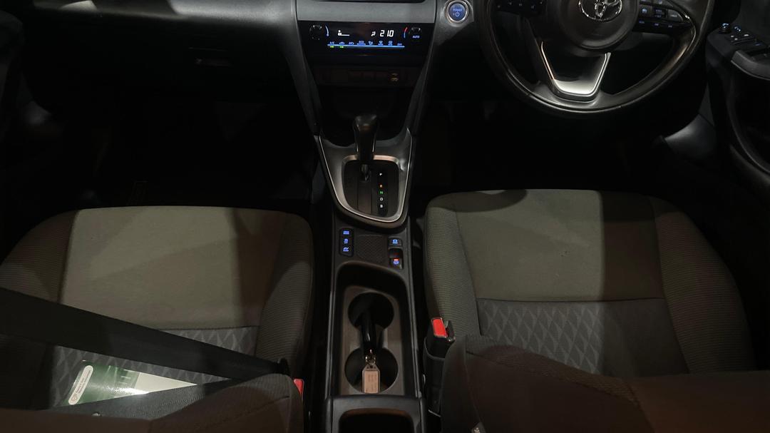 2023 Toyota Yaris Cross Gx Hybrid, Automatic, 53727 km, Center Console