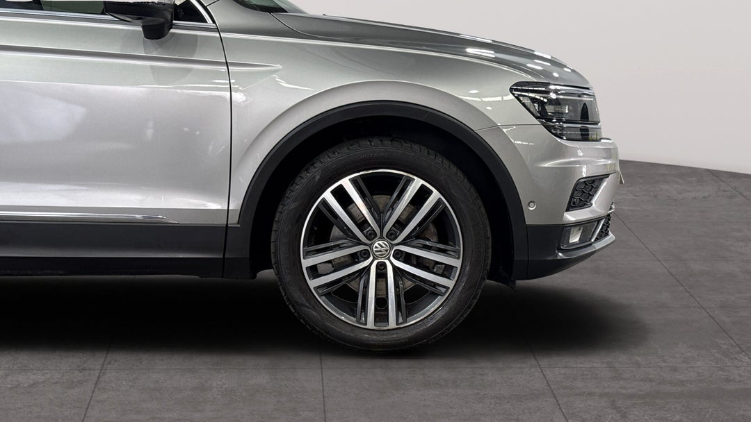2018 Volkswagen Tiguan 162 Tsi Highline, Automatic, 81232 km, Right Front Wheel