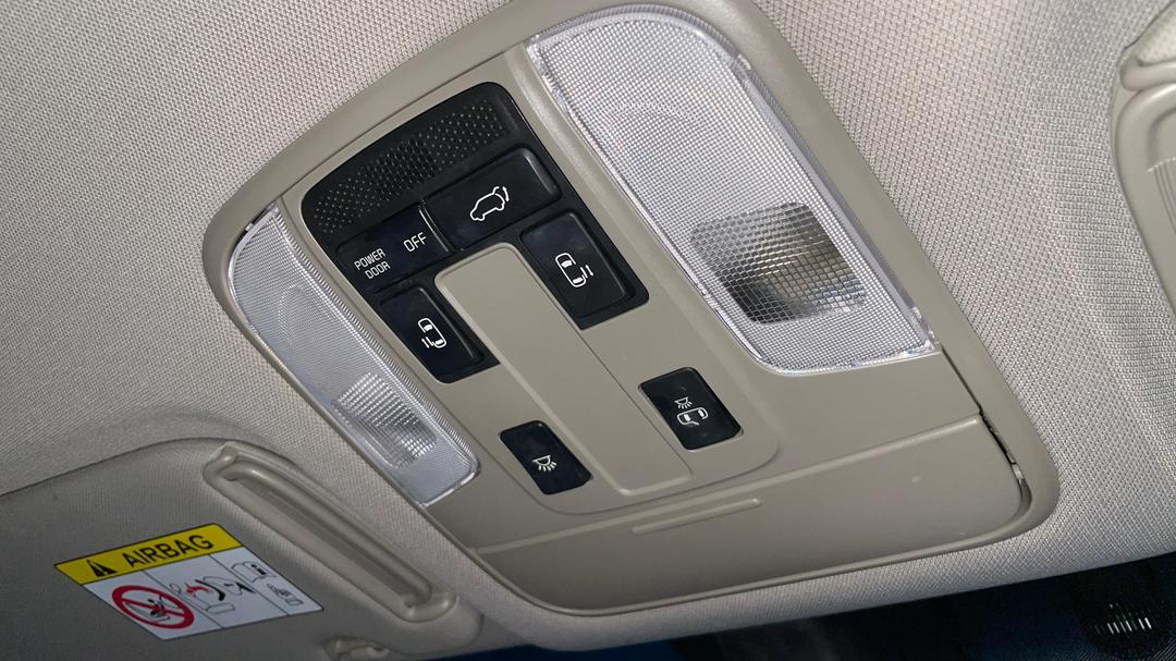 2018 Kia Carnival Platinum, Automatic, 143770 km, On-Roof Controls/Sunglass holder
