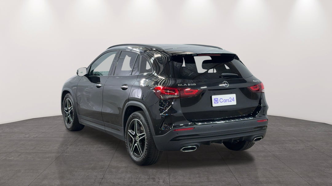 Left Back Diagonal (45- Degree) View