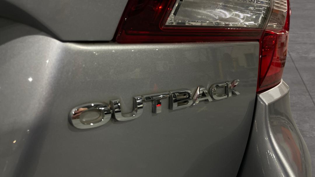 2017 Subaru Outback 2.5i  AWD, Automatic, 102900 km, Badge (Boot Right Side)