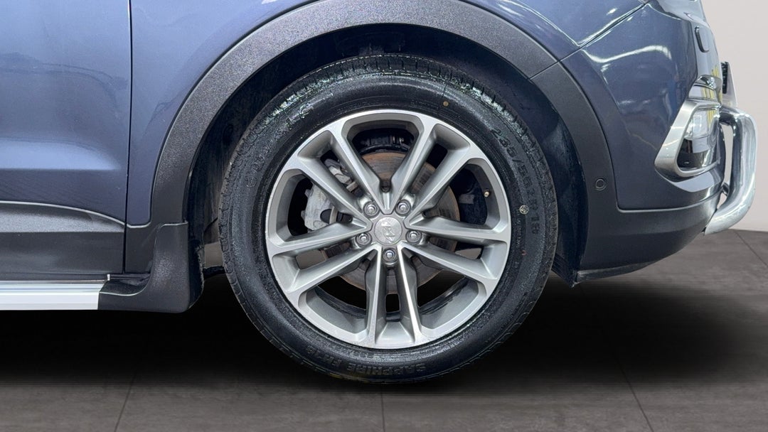 2015 Hyundai Santa Fe Highlander Crdi (4x4), Automatic, 142786 km, Right Front Wheel