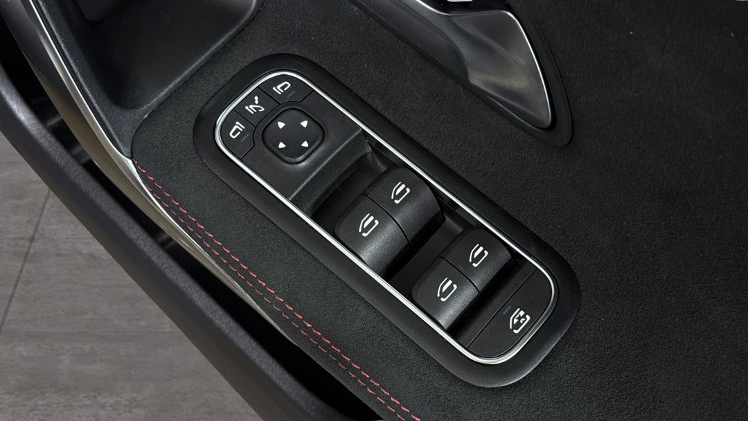 2022 Mercedes-benz A180 A180, Automatic, 18967 km, Drivers Side Door Panel Controls