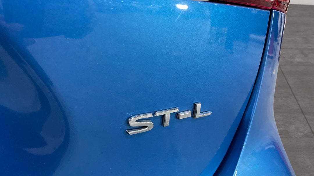 2017 Nissan Qashqai St-l, Automatic, 151809 km, Badge (Boot Right Side)