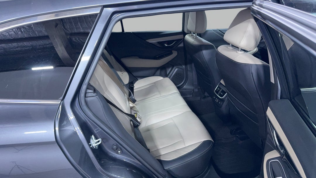 2024 Subaru Outback AWD Touring Xt, Automatic, 14269 km, Right Side Rear Door Cabin View