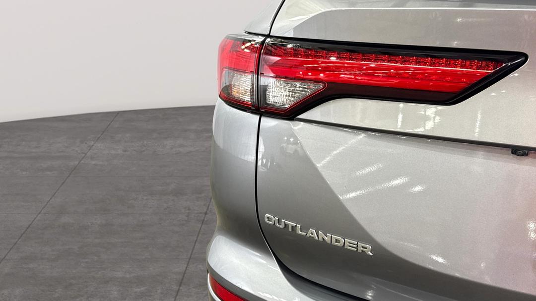 2023 Mitsubishi Outlander Ls 7 Seat (2WD), Automatic, 59322 km, Badge (Boot Left Side)