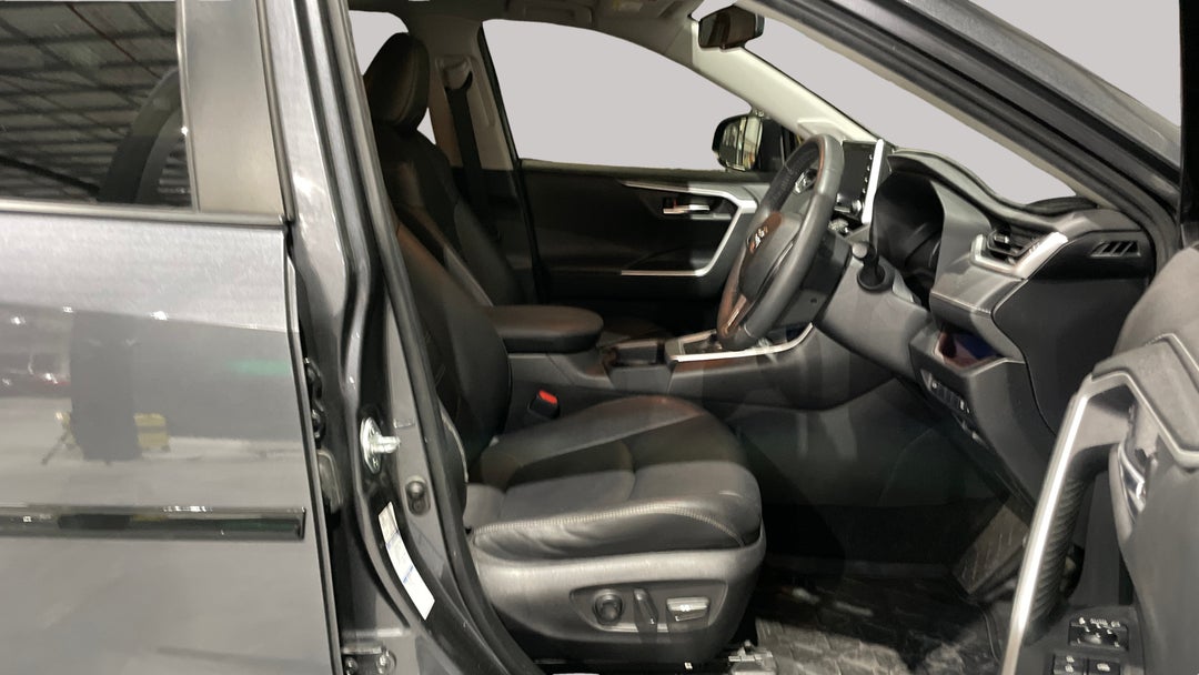 2021 Toyota RAV4 Cruiser (AWD) Hybrid, Automatic, 49840 km, Right Side Front Door Cabin View