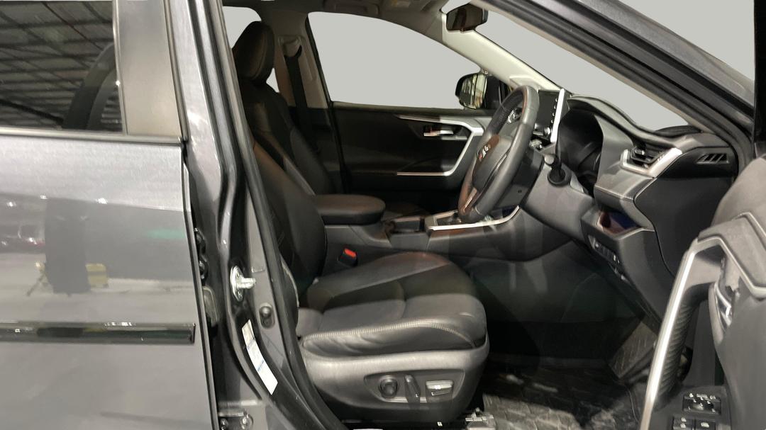 2021 Toyota RAV4 Cruiser (AWD) Hybrid, Automatic, 49840 km, Right Side Front Door Cabin View