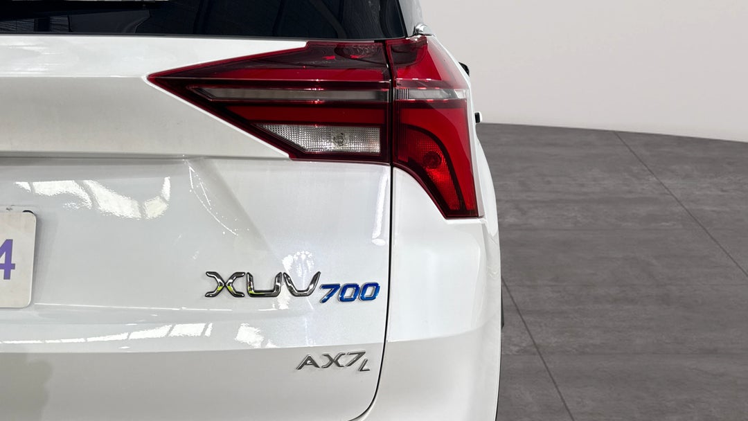 2024 Mahindra Xuv700 Ax7l, Automatic, 8513 km, Badge (Boot Right Side)