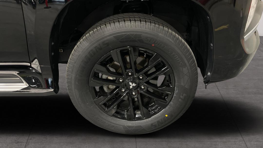 2023 Mitsubishi Pajero Sport Gsr (4WD) 7 Seat, Automatic, 35355 km, Right Front Wheel