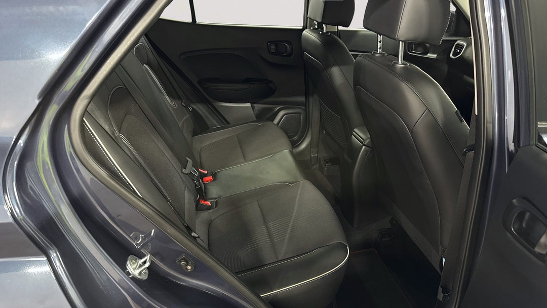2021 Hyundai Venue Active, Automatic, 57458 km, Right Side Rear Door Cabin View