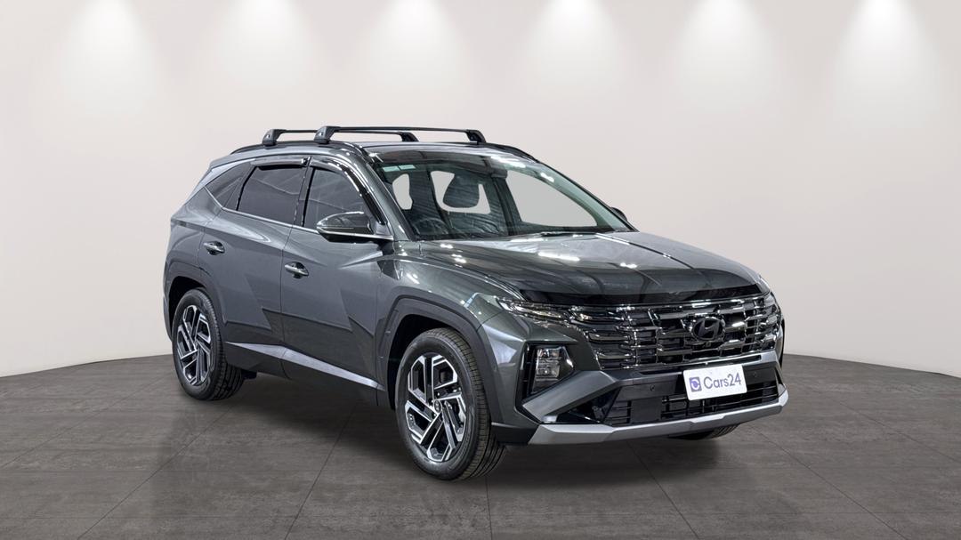 2025 Hyundai Tucson Premium Hybrid (AWD), Automatic, 2546 km, Right Front Diagonal (45- Degree) View