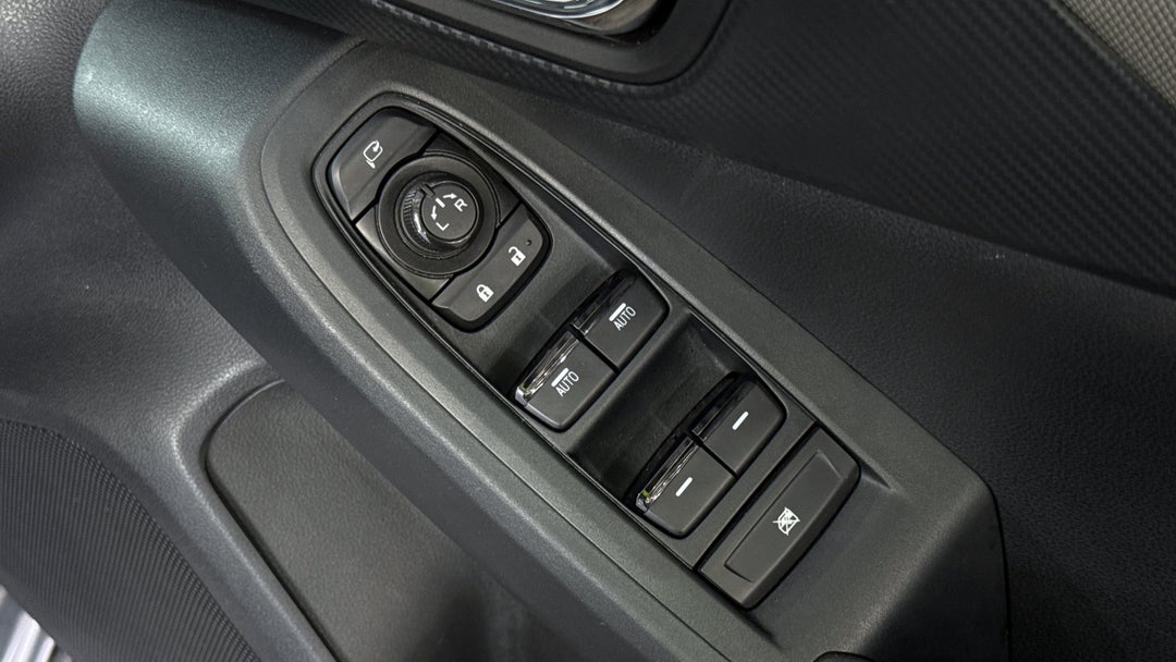 2025 Subaru Crosstrek AWD 2.0l, Automatic, 26700 km, Drivers Side Door Panel Controls